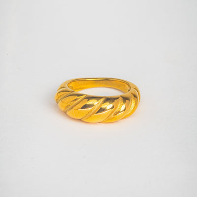 Alleria: Enchanting Elegance