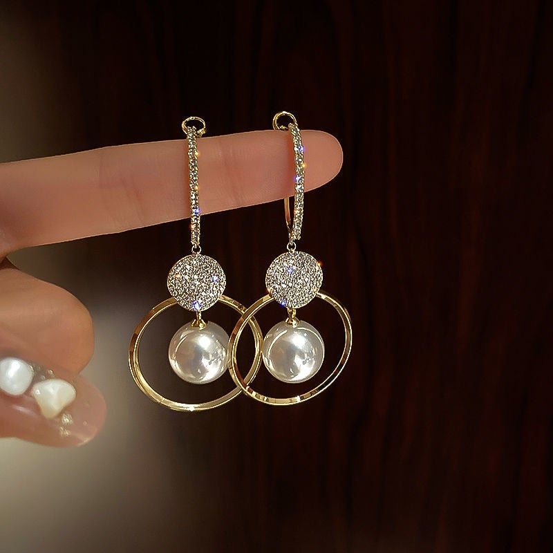 Luxurious Pearl Earrings